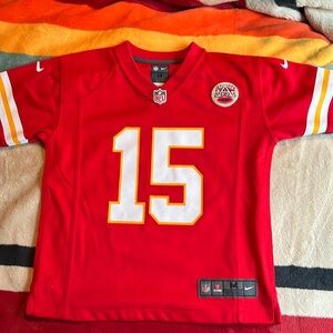 Mahomes 15 Kansas City Chiefs Jersey T - Boys Medium and Small